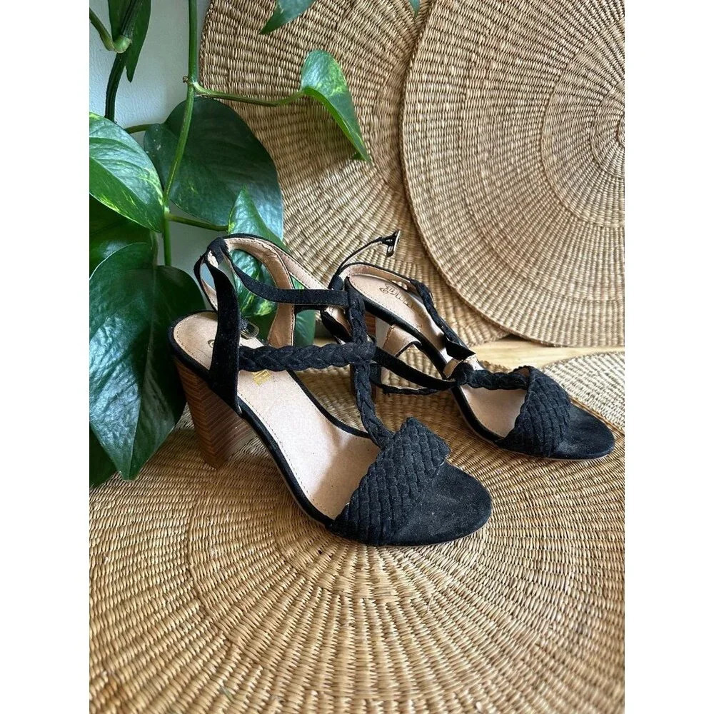 Trash Women’s size 6 black heels